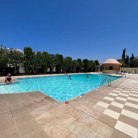 Queens Gardens Paradise Vip, Pool, Mall, Sea Paphos Exterior photo