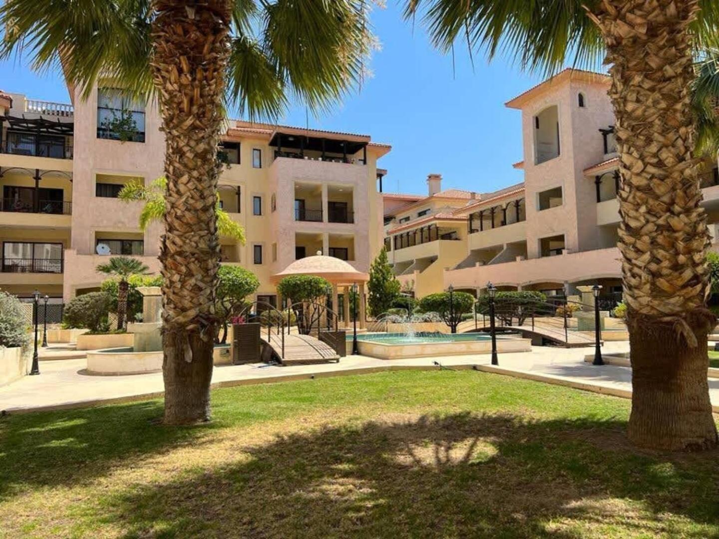 Queens Gardens Paradise Vip, Pool, Mall, Sea Paphos Exterior photo