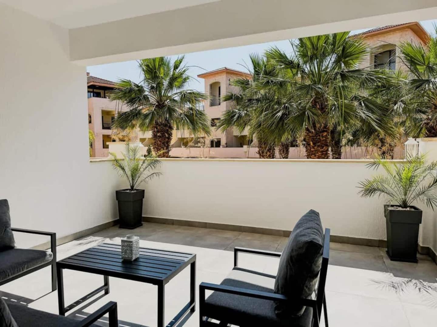 Queens Gardens Paradise Vip, Pool, Mall, Sea Paphos Exterior photo
